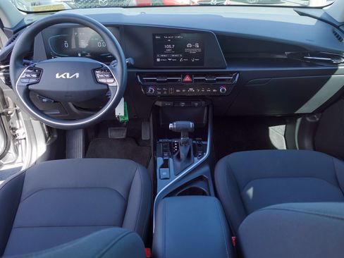 Used 2025 Kia Niro LX FWD image 10