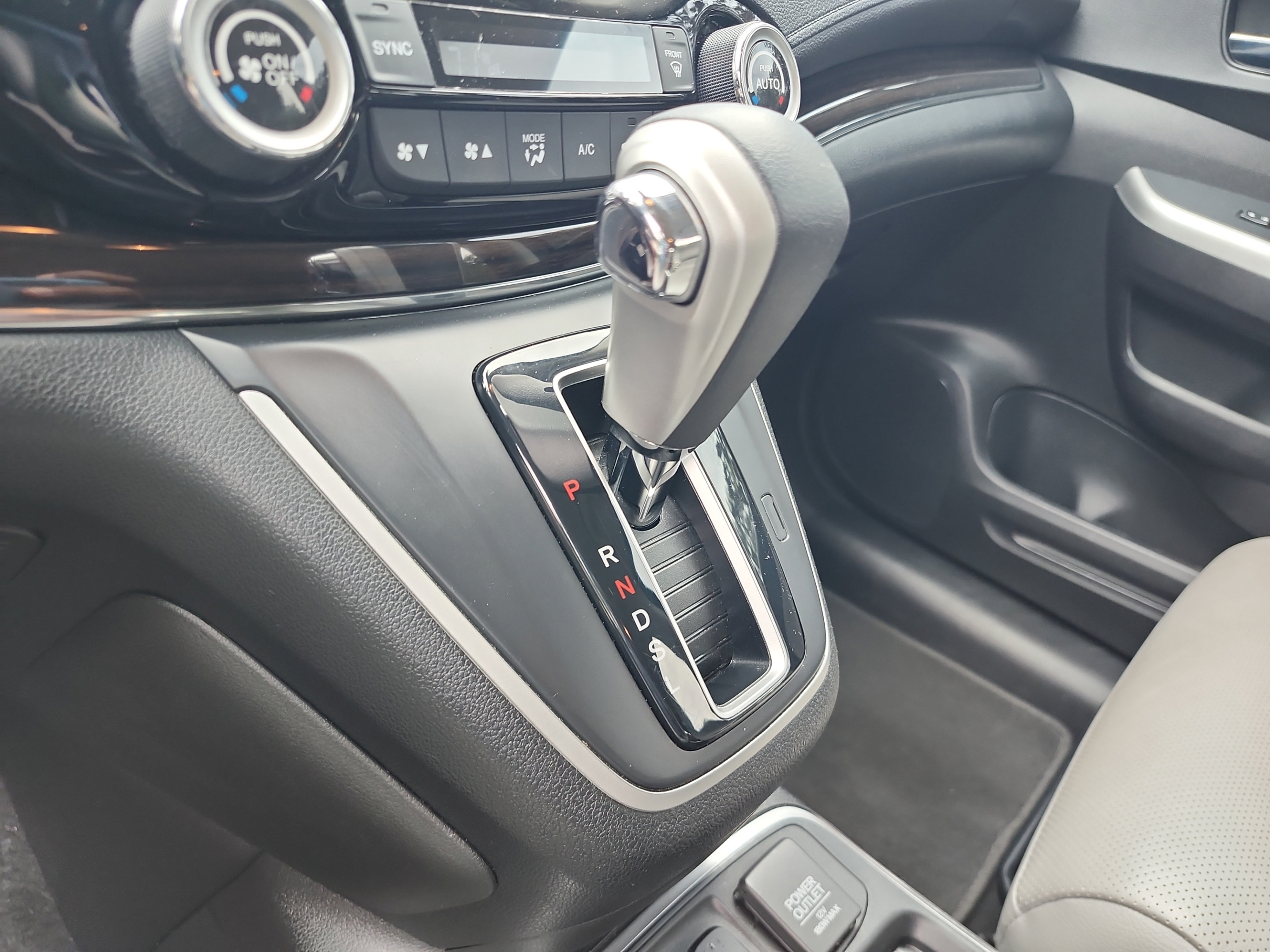 Used 2015 Honda CR-V Touring image 15