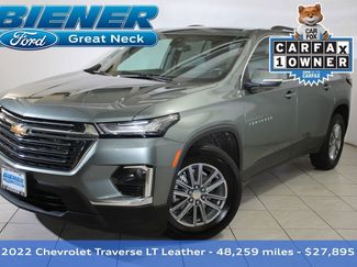 Used 2022 Chevrolet Traverse LT image 1