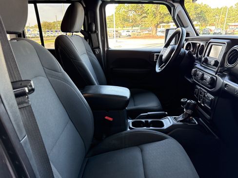 Used 2019 Jeep Wrangler Unlimited Sport S AWD/4WD image 16