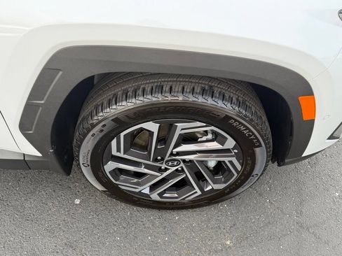 Certified 2025 Hyundai Tucson Limited AWD/4WD image 6