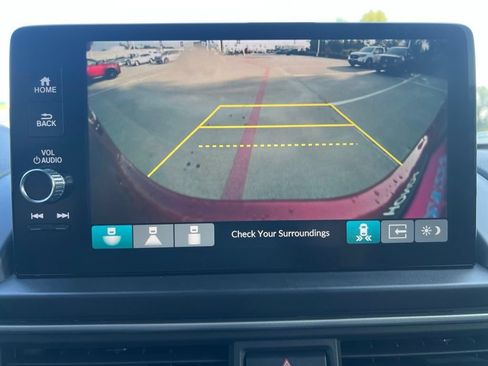 Used 2024 Honda Pilot Touring image 14