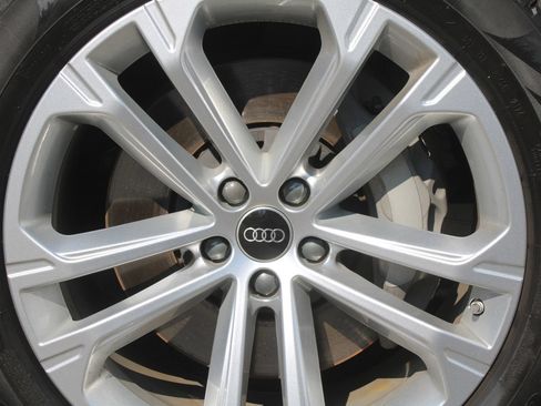 Used 2025 Audi Q7 3.0T Premium AWD/4WD image 19