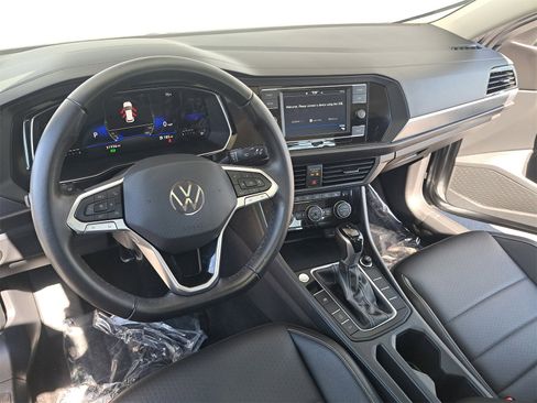 Used 2023 Volkswagen Jetta SE w/ Panoramic Sunroof Package image 15