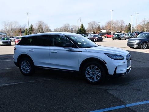 Used 2023 Lincoln Corsair Standard image 8