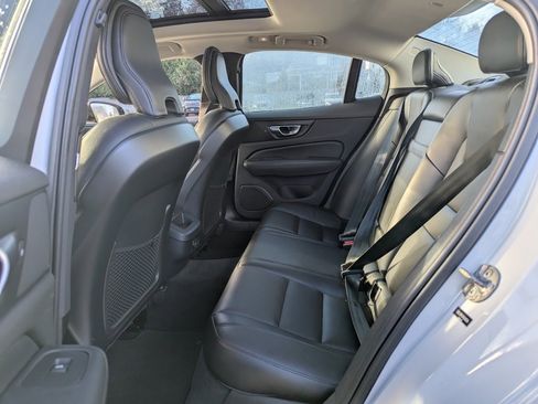 Used 2024 Volvo S60 B5 Core image 30