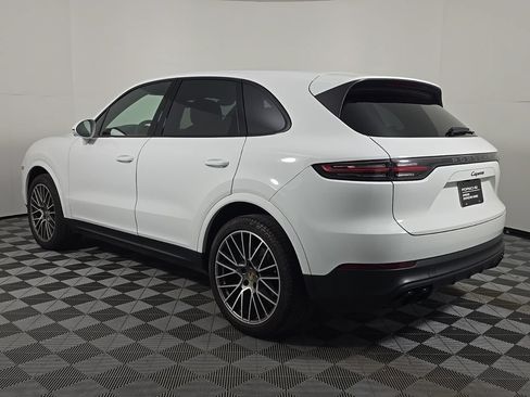 Certified 2023 Porsche Cayenne Platinum Edition AWD/4WD image 3