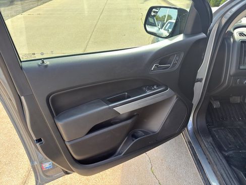 Used 2021 Chevrolet Colorado LT w/ Fleet Safety Package RWD image 7