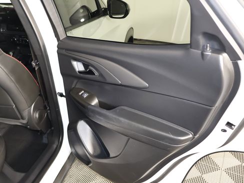 Used 2025 Chevrolet TrailBlazer RS w/ Convenience Package image 42