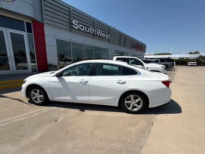 Used 2018 Chevrolet Malibu LS w/ LPO, Convenience Package 1
