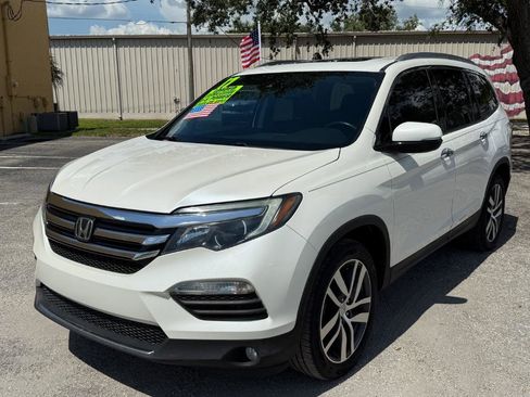 Used 2017 Honda Pilot Touring image 3