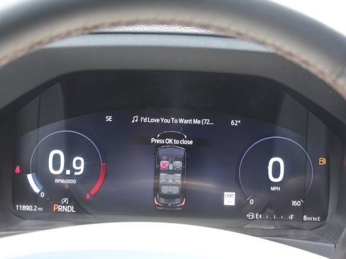 Used 2025 Ford Explorer Active AWD/4WD image 14