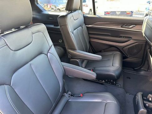 New 2025 Jeep Grand Cherokee L Limited image 19