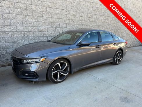 Used 2018 Honda Accord Sport image 2