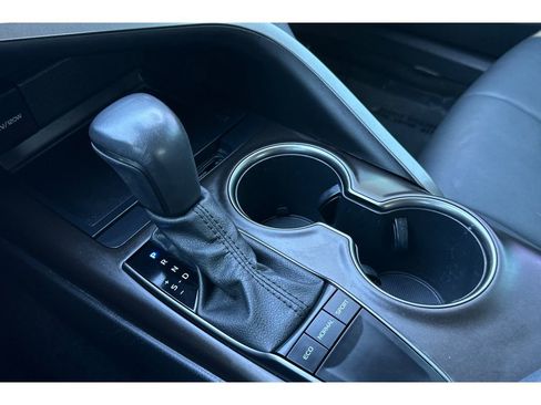 Used 2022 Toyota Camry SE image 32