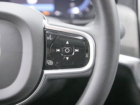 Certified 2025 Volvo S90 B6 Plus image 33