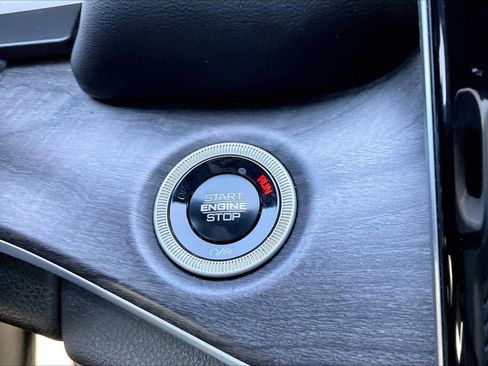 Used 2024 Jeep Grand Cherokee L Limited w/ Luxury Tech Group II image 30