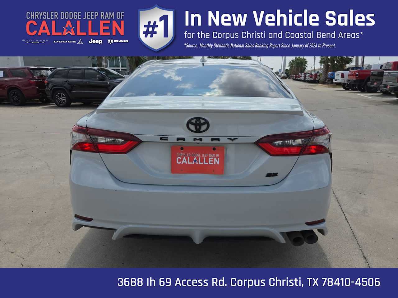 Used 2023 Toyota Camry SE w/ Convenience Package FWD image 13