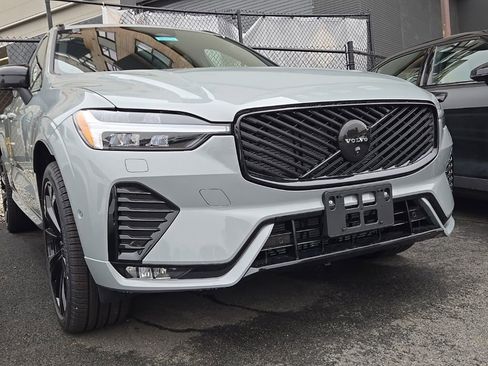 New 2026 Volvo XC60 B5 Ultra w/ Protection Package Premier image 2