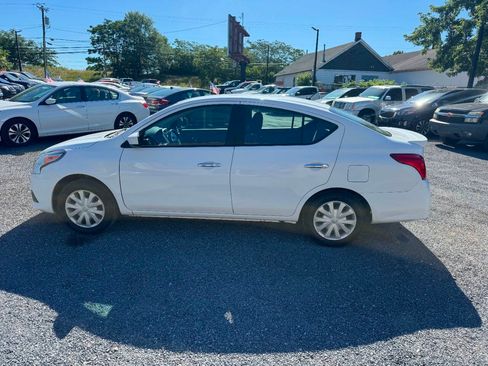 Used 2018 Nissan Versa SV FWD image 8