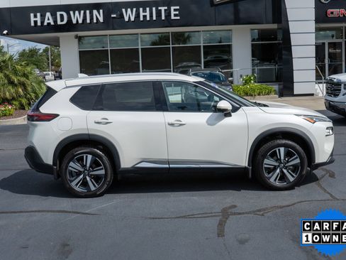 Used 2023 Nissan Rogue SL image 2