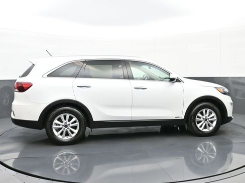 Used 2020 Kia Sorento LX w/ LX I4 Convenience Package AWD/4WD image 2