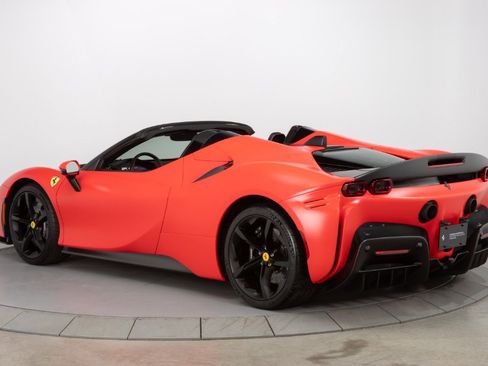 Certified 2022 Ferrari SF90 Spider image 5