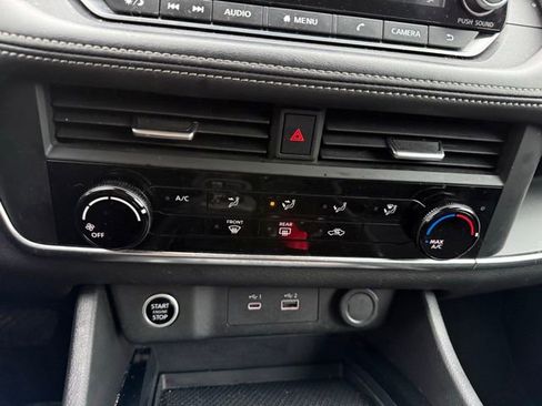 Used 2023 Nissan Rogue S image 15