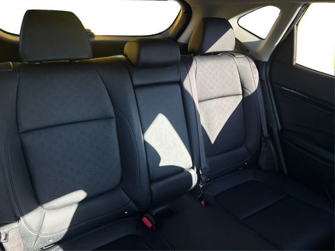 Used 2022 Kia Seltos EX image 12