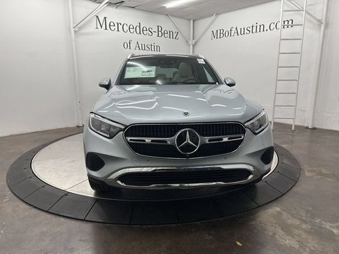 Used 2026 Mercedes-Benz GLC 300 image 2