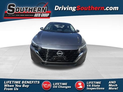 Used 2025 Nissan Sentra SV FWD image 1