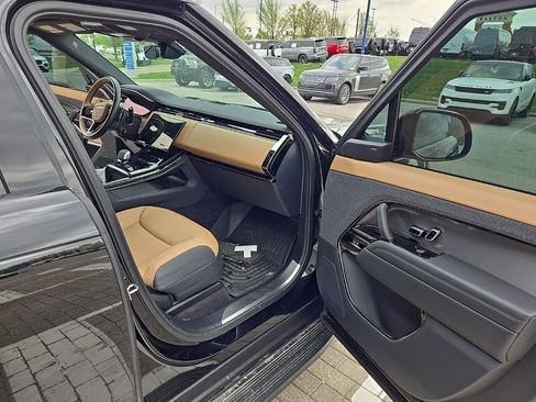 Used 2024 Land Rover Range Rover Sport Dynamic SE image 19