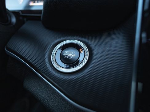 New 2025 Jeep Grand Cherokee 4WD image 16