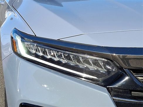 Used 2022 Honda Accord Sport image 9
