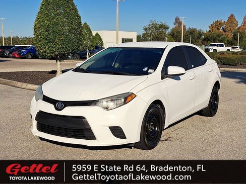 Used 2014 Toyota Corolla LE image 1