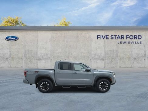 Used 2022 Nissan Frontier PRO-4X w/ Technology Package AWD/4WD image 9