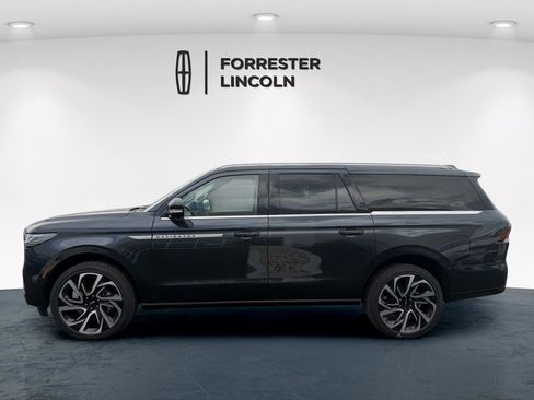 New 2026 Lincoln Navigator L Reserve AWD/4WD image 6