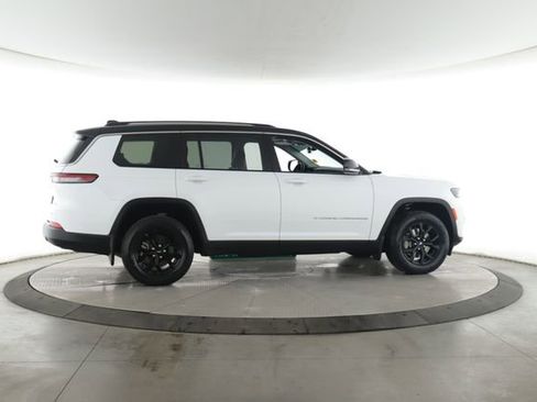 Used 2023 Jeep Grand Cherokee L Limited w/ MOPAR Finishing Package AWD/4WD image 6