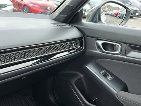 Used 2025 Honda Civic Sport image 19