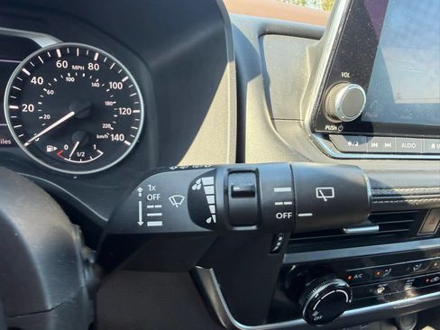 Used 2021 Nissan Rogue S AWD/4WD image 15