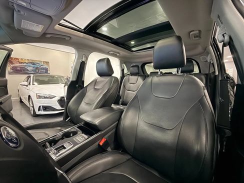 Used 2020 Ford Edge Titanium w/ Equipment Group 301A AWD/4WD image 11