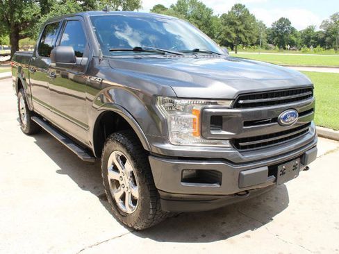 Used 2019 Ford F150 XLT w/ Equipment Group 302A Luxury AWD/4WD image 4