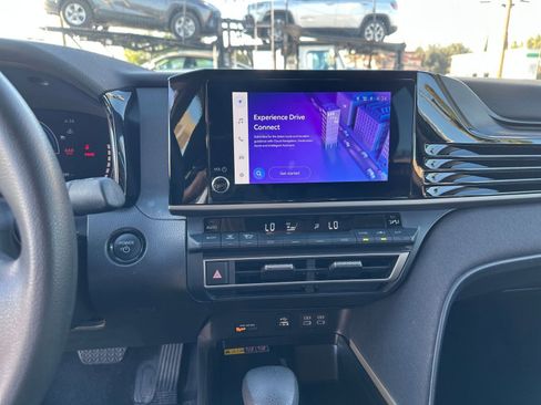 Used 2025 Toyota Camry LE image 17