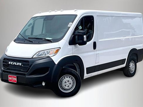New 2024 RAM ProMaster 2500 w/ Convenience Group FWD image 2