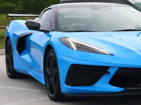 Used 2025 Chevrolet Corvette Stingray Preferred Conv w/ Z51 Performance Package RWD image 7
