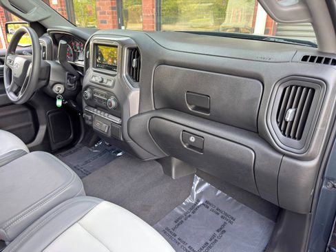 Used 2019 Chevrolet Silverado 1500 Custom Trail Boss w/ Custom Convenience Package AWD/4WD image 13