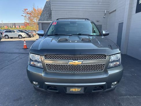 Used 2011 Chevrolet Avalanche LTZ image 2