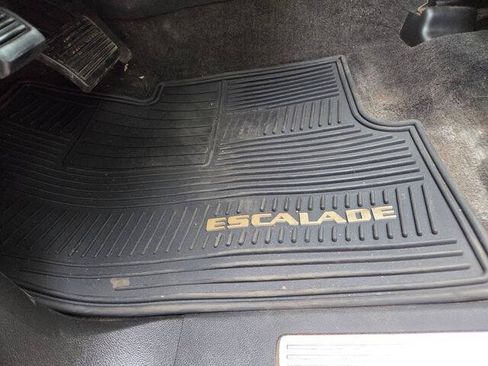 Used 2013 Cadillac Escalade Premium AWD/4WD image 14