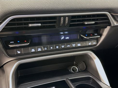 Used 2024 MAZDA CX-90 Plug-In Hybrid w/ Premium Pkg image 24