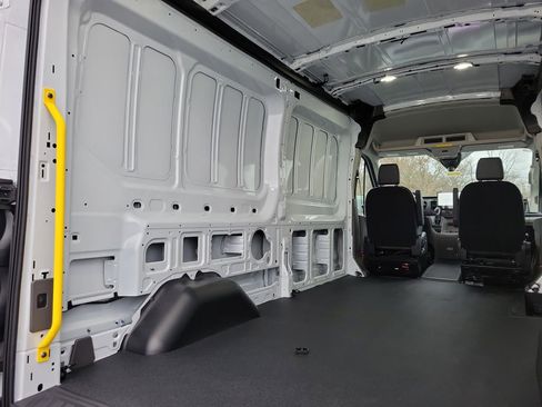 New 2026 Ford Transit 250 148 Medium Roof image 11